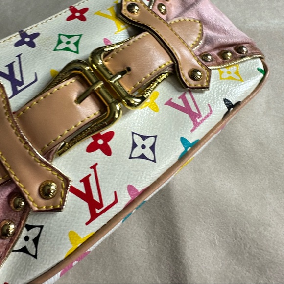 Meet your Posher, Loretta - Picture 3 of 4